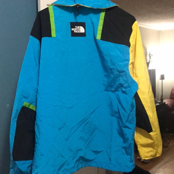 Vintage Northface Windbreaker - Picture 2 of 2